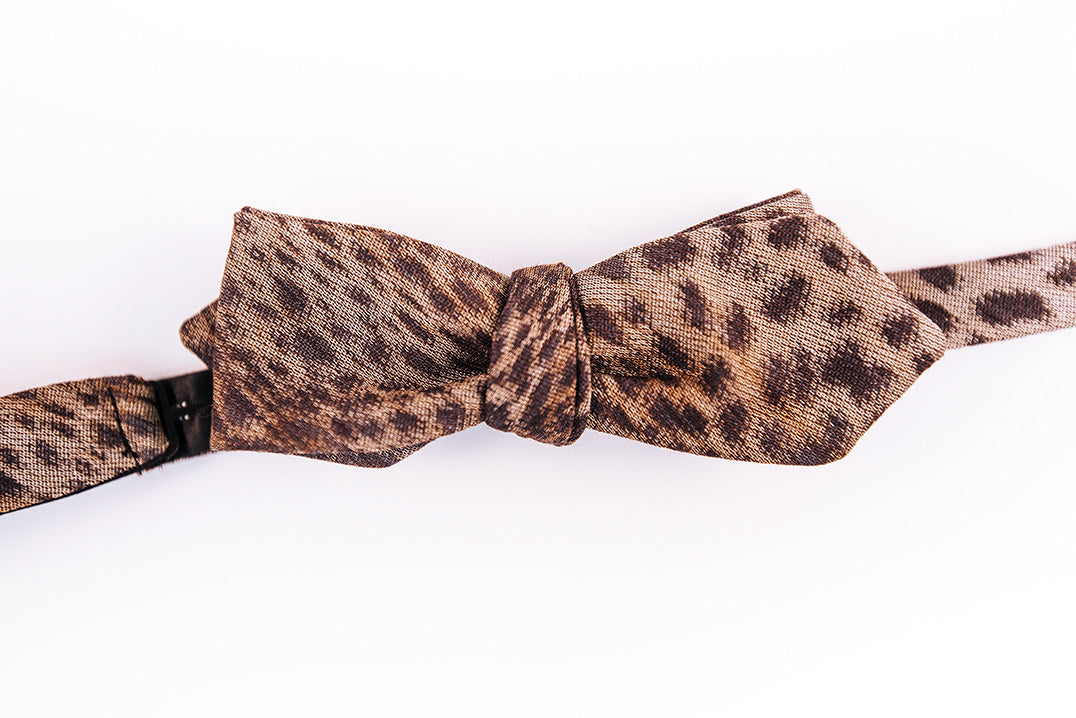 Cheetah Print Wool Twill Bow Tie With A Slim Diamond Tip Design