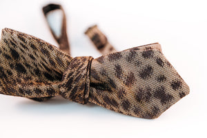 Cheetah Print Wool Twill Bow Tie With A Slim Diamond Tip Design